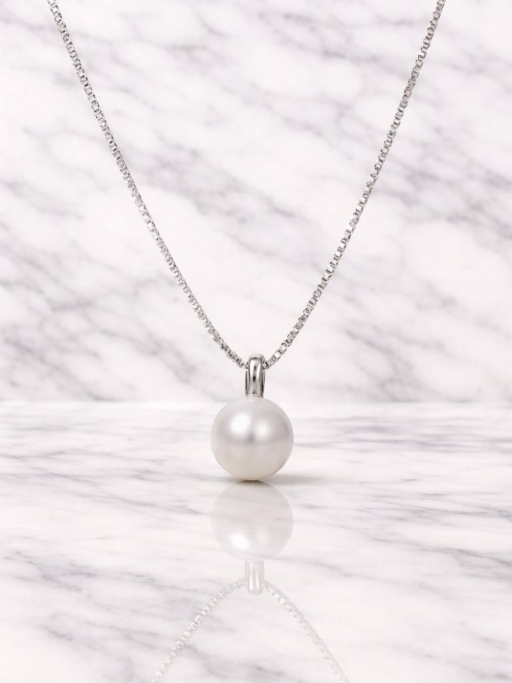 "The Newporter" Freshwater Pearl Necklace (gold or silver) - Picture 4 of 5